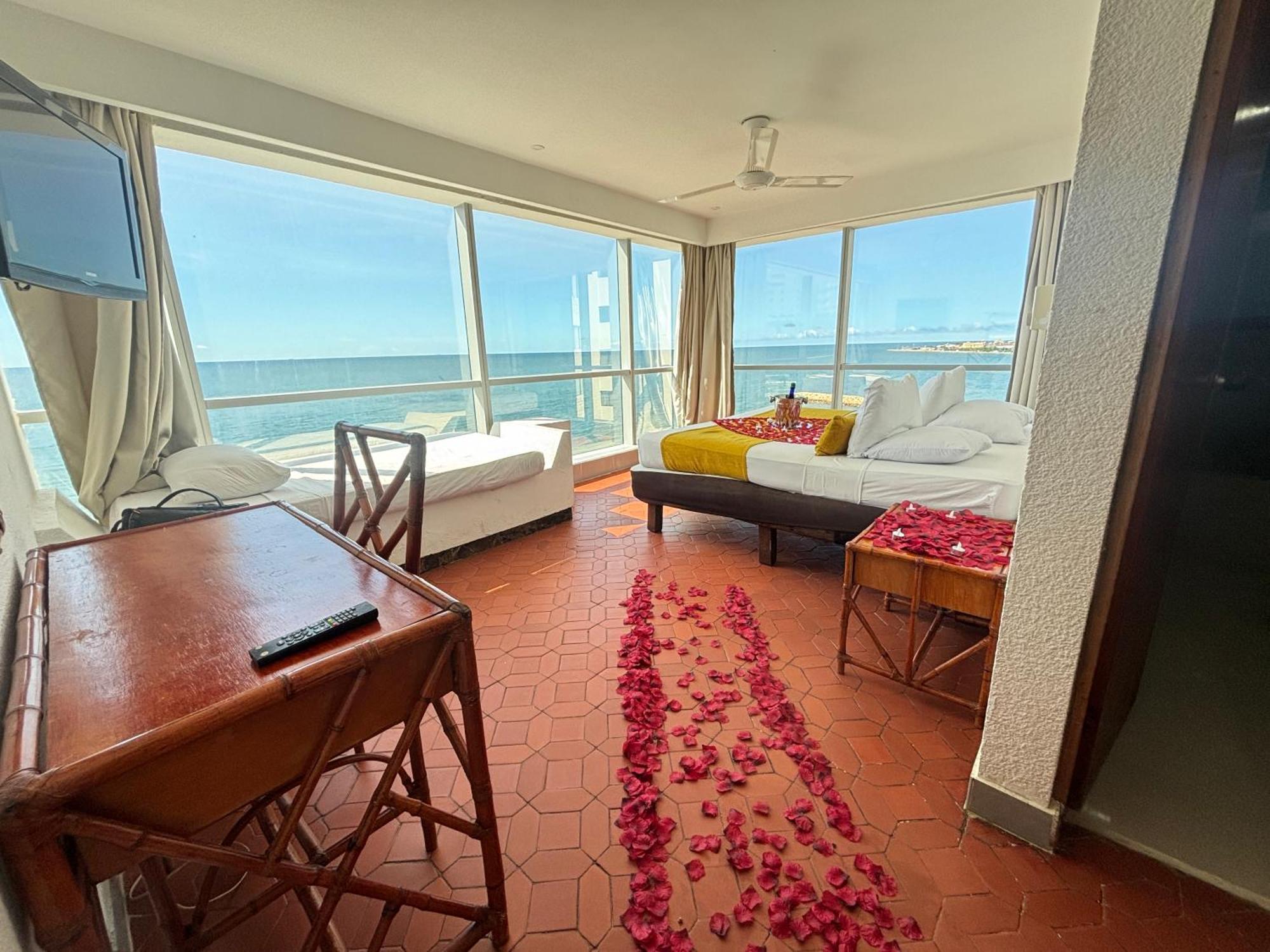 Hotel Costa Del Sol Cartagène Extérieur photo